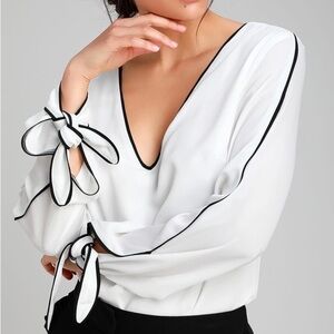 LULU’S Amann White Tie Sleeve Top